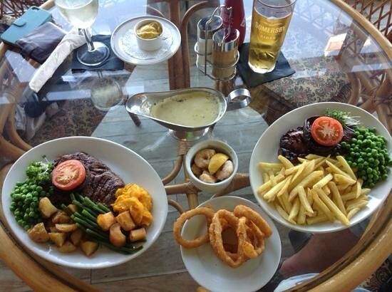 Raffles Brasserie and Bar