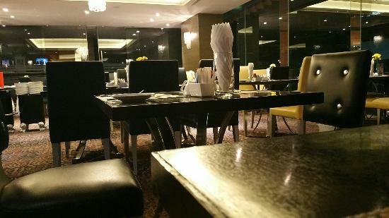 Moments Restaurant @ The Aetas Hotel