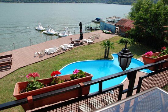 Decebal Resort cazanele Dunarii