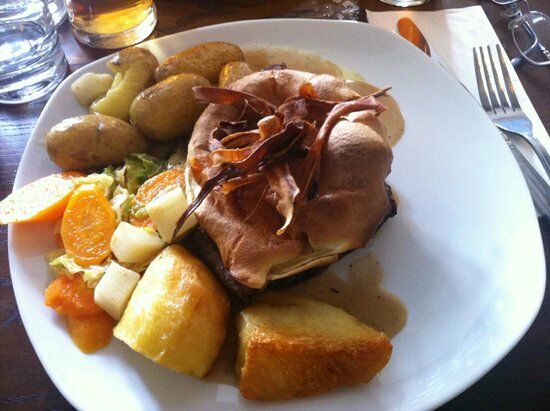 The Royal Oak Settle