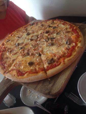 La Antigua Restaurante & pizzeria