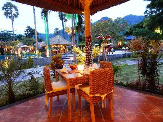 Palm Restaurant & Bar