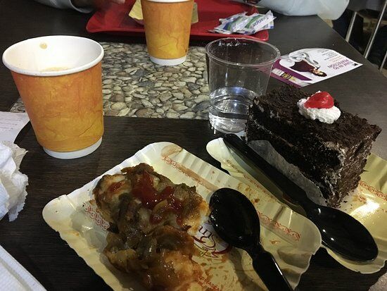 Loyans Bakery & Confectionery