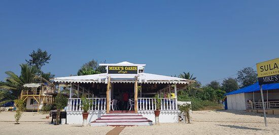 Mikes Cafe Beach Oasis
