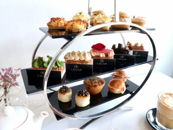 L'éclair by Sarah Michelle