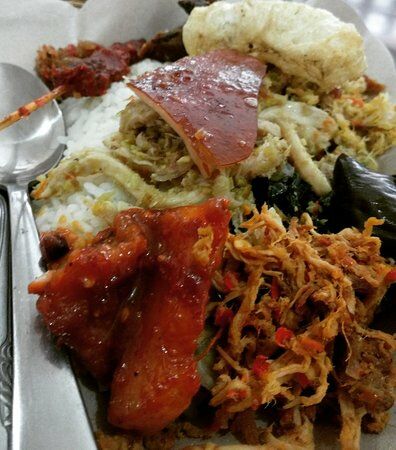 WR. Babi Guling Bu Made