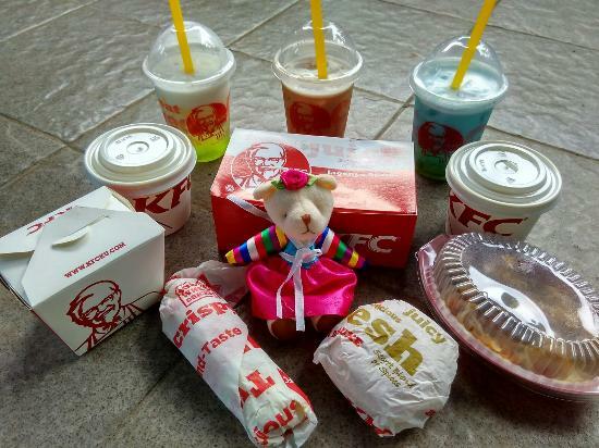 KFC - Carrefour Lebak Bulus